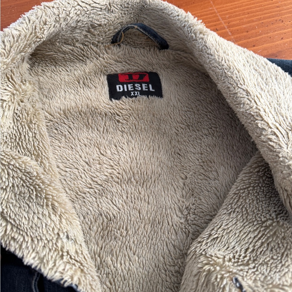 Diesel Classic Blue Denim Jacket with Cream Sherpa Collar and Inner Layer - Picture 4 of 12